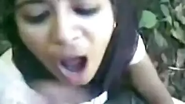Tamil hot school girl sucking a dick in the forest