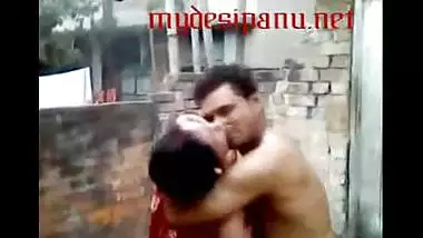 Bengali sathi bhabi with her devar on rooftop mms