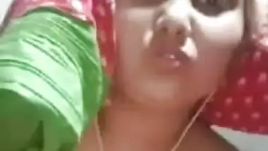 Bangladeshi Beautiful Cute Girl Showing