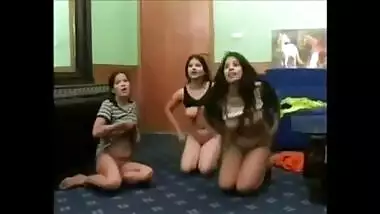 Webcam sex masti by group of naughty nude girls in hostel