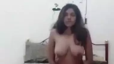 Desi cute girl nude show