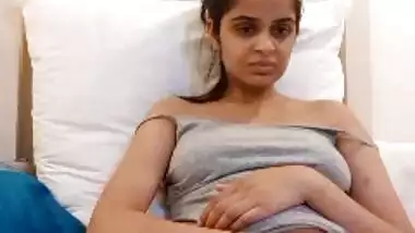 Horny Dirty snowball masturbating with Vibrator in her pussy