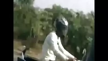 Free porn videos of mumbai college girl doing sex in running auto