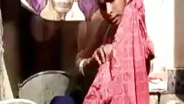 Pregnant Bhabhi nude bath video