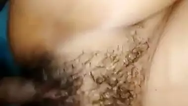 Desi girl hairy pussy’s fucked