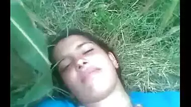 Desi college girl enjoy outdoor sex with her horny boyfriend
