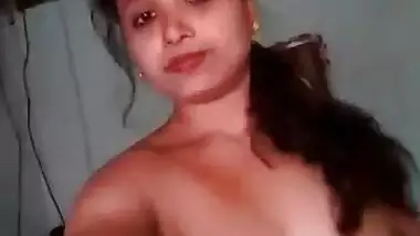 Desi cute village bhabi show her beautiful boobs selfie video
