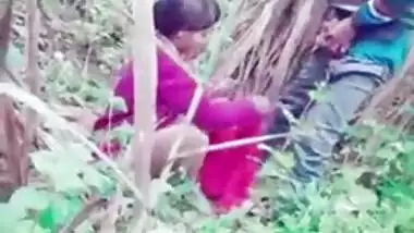 Naughty Kerala aunty gets outdoor sex and caught by a voyeur, Desi mms sex