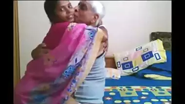 Indian maid gives blowjob to Old house Owner