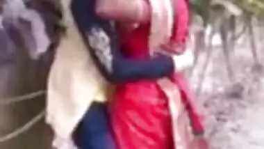 Old aunty kissing passionately with own nephew outdoor. Desi XXX mms sex