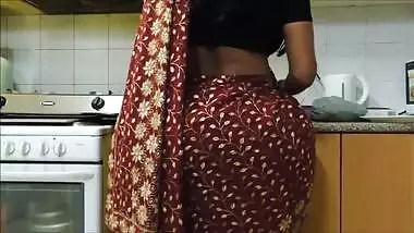 Tamil bhabhi's BIG butt 2