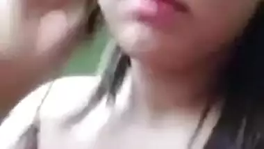 Desi cute girl fing her pussy