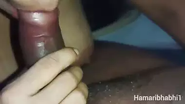 Hot Indian Desi bhabhi sucking hard dick. Desi blowjob video.