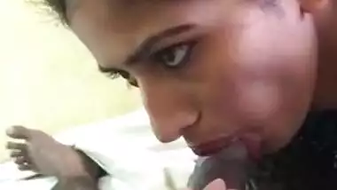 Horny Desi college girlâ€™s hot dick sucking video