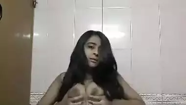 Cute Girl Self Recorded Her nude Video
