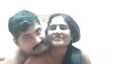 Mature Indian XXX couple have hot sex on camera MMS video