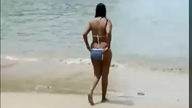 Outdoor ass show in beach by desi
