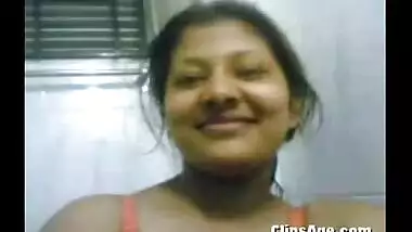 Indian sex scandal mms clip of desi young bhabhi with secret lover