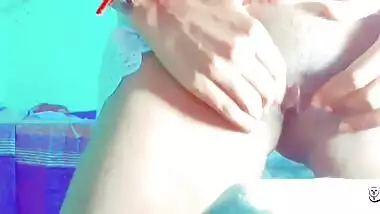 sri lankan teen armpit fetish&period day pad showingපොඩි නංගිගෙ වේස කම