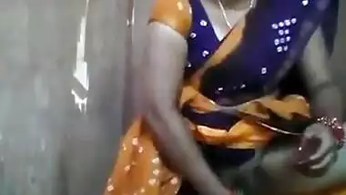 Horny Indian Aunty In Saree Masturbating With Cucumber