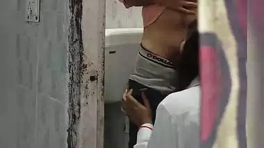 Indian hidden sex video of girl giving blowjob
