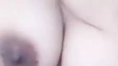 Super horny bhabi fingering and showing asshole