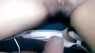 A Punjabi lady gets fuck outdoor on the farm