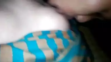 College girl boob sucking viral sex video