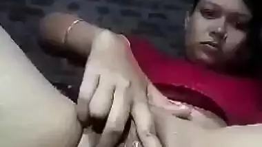 Unsatisfied Desi Bhabi Masturbating With Cucumber