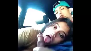 indian gf sucking boyfriend in car