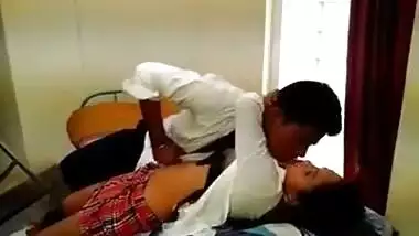 Ek ladka ladki ki chut marte hue dikhao busty indian porn at  Hotindianporn.mobi