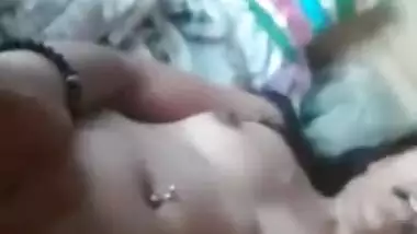 Today Exclusive- Cute Look Desi Girl Showing Her Boobs And Pussy