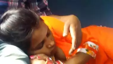 Indian bhabhi secret cleavage capture in train