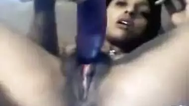 Mumbai girl Meenakshi’s wet pussy on cam.