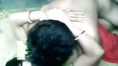 Bangla xxx MMS of a busty desi lady with her lover