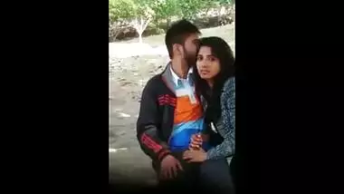Outdoor hidden cam desi mms sex scandal of Bengaluru girl