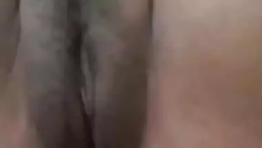 Desi girl Shows Boobs and Pussy On Vc