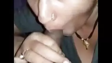 Girl uploaded XXX video sucking Desi man to MMS social media for money
