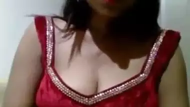 Indian Cute Bhabhi saree and exposing boobs with nipple