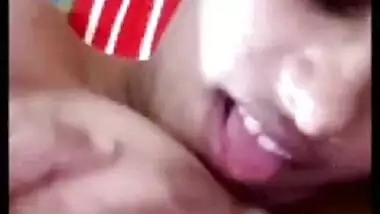 Desi sexy tits show video of an unmarried girl