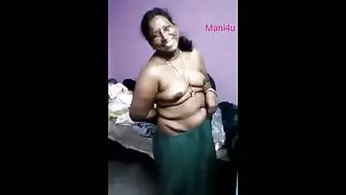 Indian aunty porn video of aunty changing her clothes