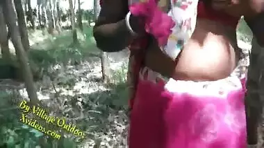 Desi village Hindi sex movie taken in outdoor by lover